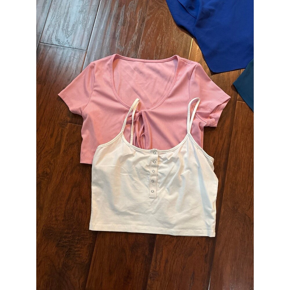 15-Piece Women’s Size M Clothing Bundle – Tops, Blouses & Activewear - Picture 2 of 5